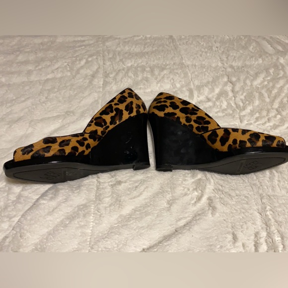 BCBG print wedge heels - Picture 2 of 3